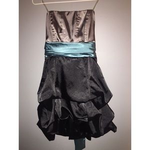 Strapless formal dress